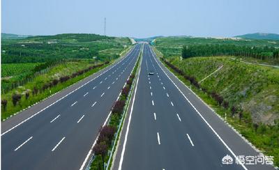 国庆节免高速费吗（国庆期间免高速路费吗）
